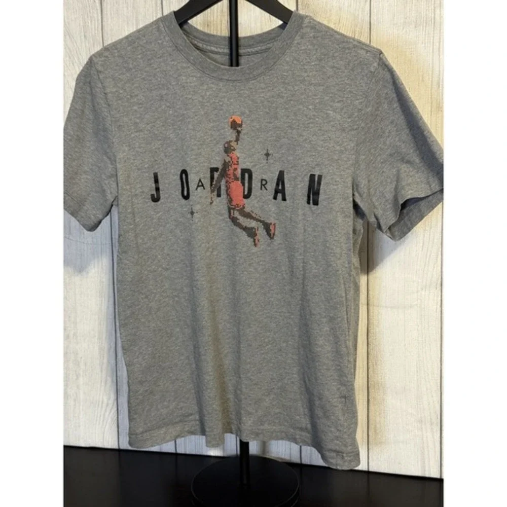 Air‎ Jordan Men's Gray Graphic T-Shirt Size S Jumpman Logo Casual Streetwear